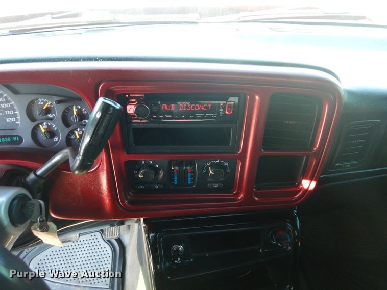 image for item GF9095 2004 Chevrolet Silverado 1500 Ext. Cab pickup truck