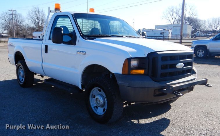 image for item GF9096 2006 Ford F250 Super Duty pickup truck