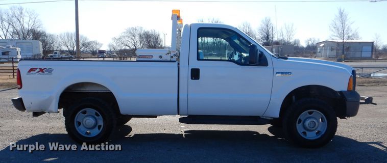 image for item GF9096 2006 Ford F250 Super Duty pickup truck