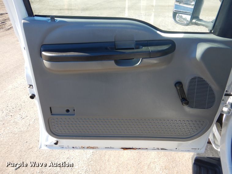 image for item GF9096 2006 Ford F250 Super Duty pickup truck