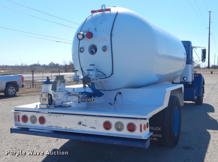image for item GF9101 2004 Kenworth T300 propane truck