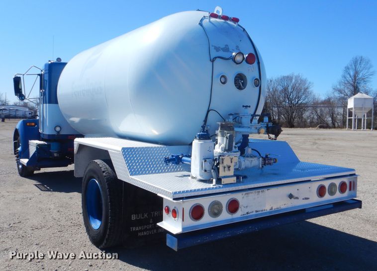 image for item GF9101 2004 Kenworth T300 propane truck