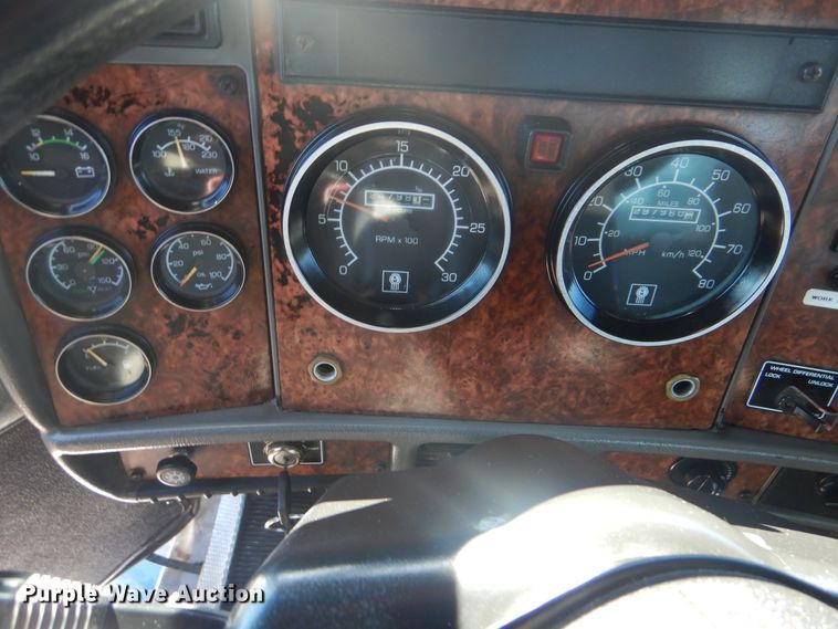 image for item GF9101 2004 Kenworth T300 propane truck