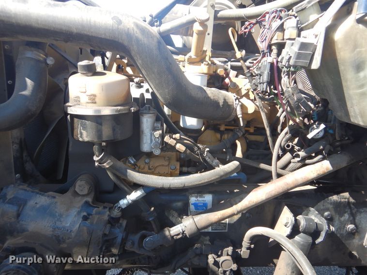 image for item GF9101 2004 Kenworth T300 propane truck