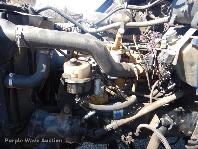 image for item GF9101 2004 Kenworth T300 propane truck