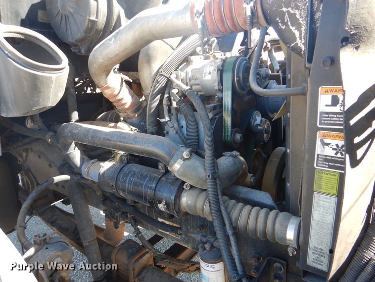 image for item GF9101 2004 Kenworth T300 propane truck