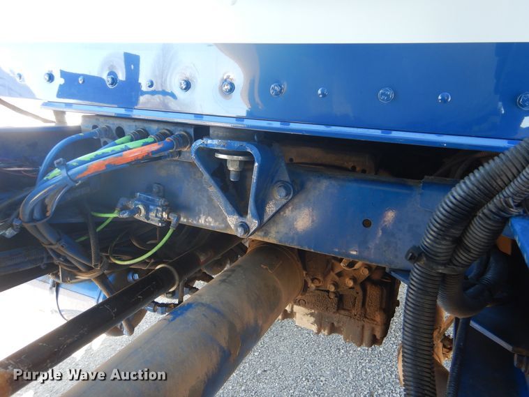 image for item GF9101 2004 Kenworth T300 propane truck