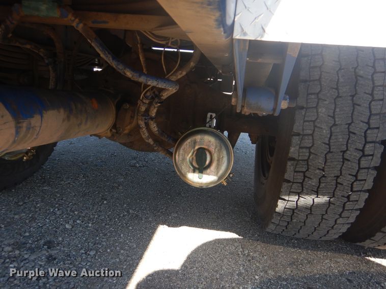 image for item GF9101 2004 Kenworth T300 propane truck