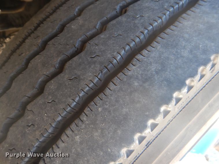 image for item GF9101 2004 Kenworth T300 propane truck