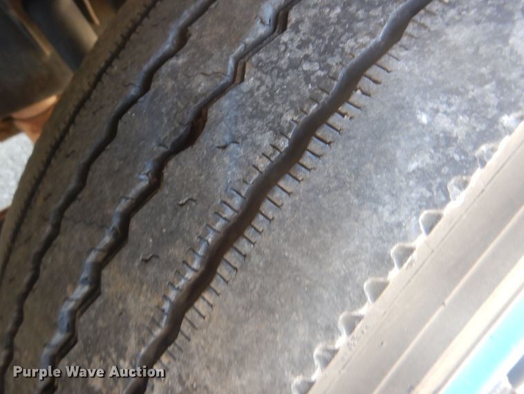 image for item GF9101 2004 Kenworth T300 propane truck