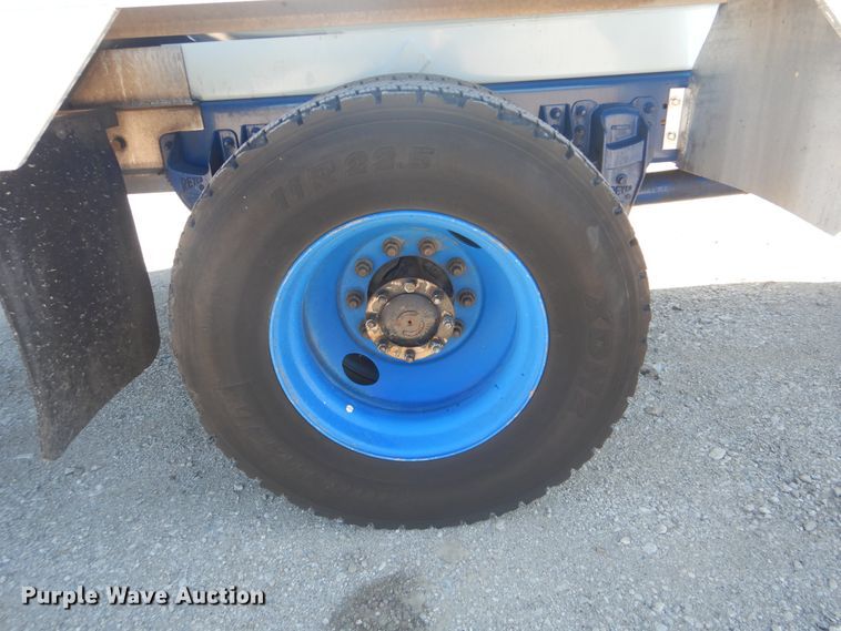 image for item GF9101 2004 Kenworth T300 propane truck