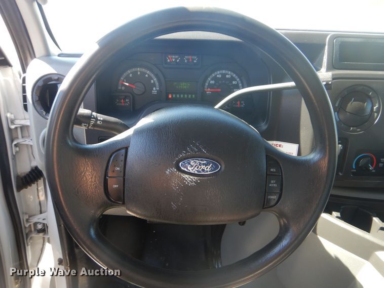 image for item GF9117 2011 Ford E450 utility van with sprayer