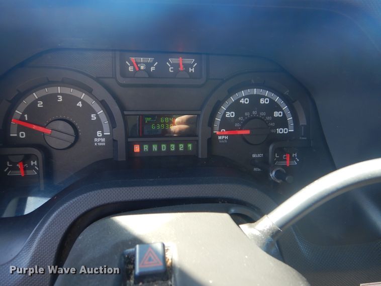 image for item GF9117 2011 Ford E450 utility van with sprayer