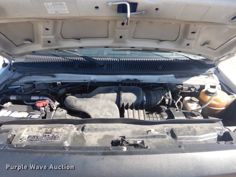 image for item GF9117 2011 Ford E450 utility van with sprayer