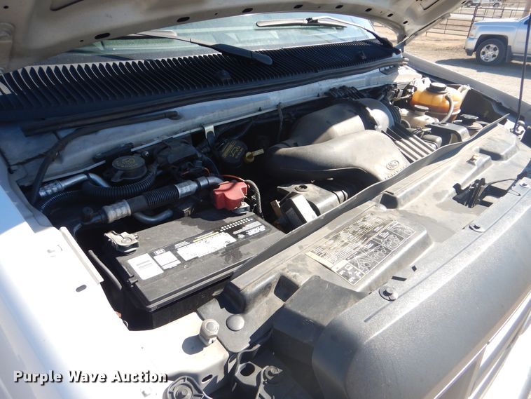 image for item GF9117 2011 Ford E450 utility van with sprayer