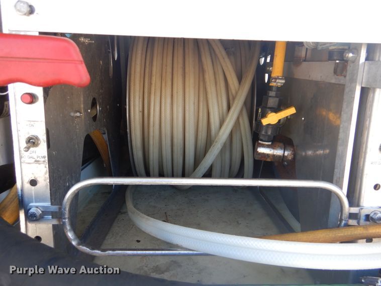 image for item GF9117 2011 Ford E450 utility van with sprayer