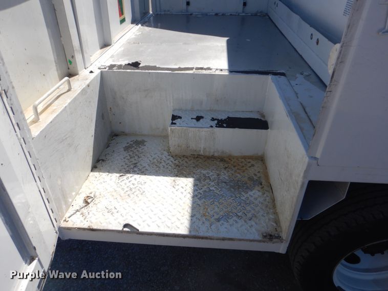 image for item GF9117 2011 Ford E450 utility van with sprayer