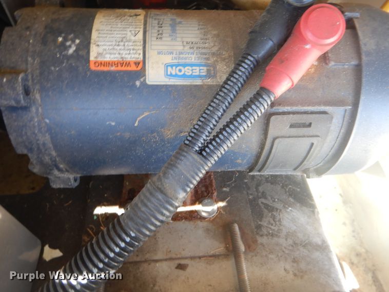 image for item GF9117 2011 Ford E450 utility van with sprayer