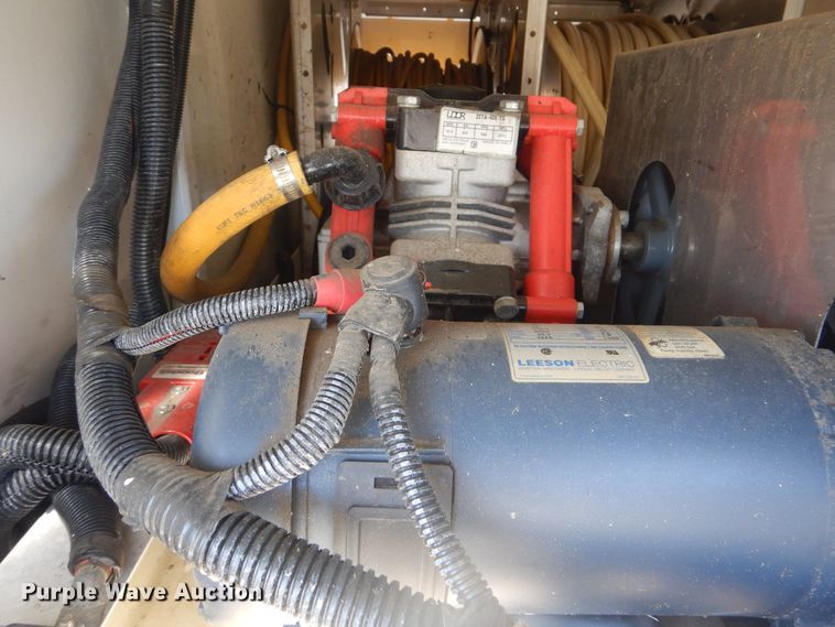 image for item GF9117 2011 Ford E450 utility van with sprayer