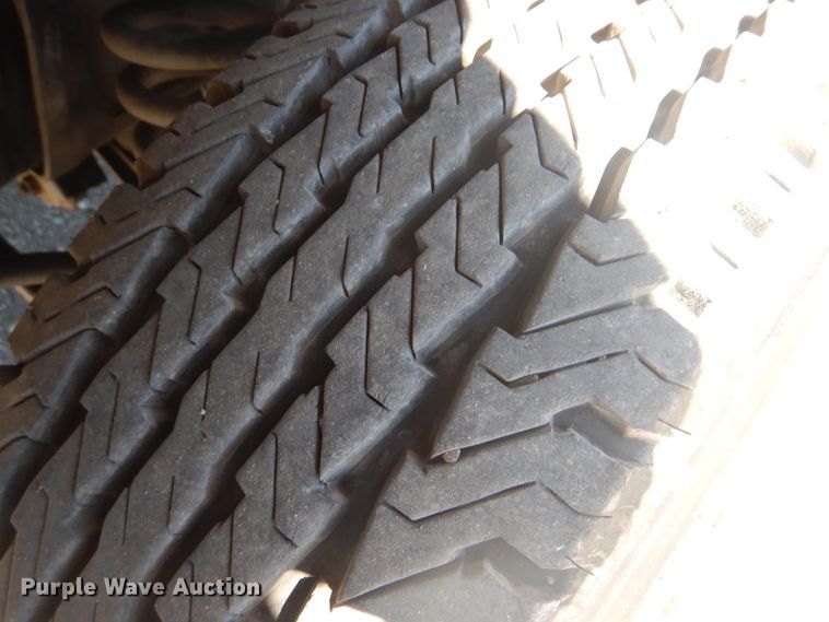 image for item GF9117 2011 Ford E450 utility van with sprayer