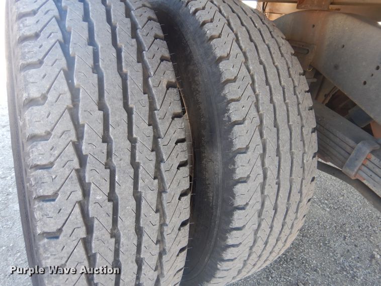 image for item GF9117 2011 Ford E450 utility van with sprayer