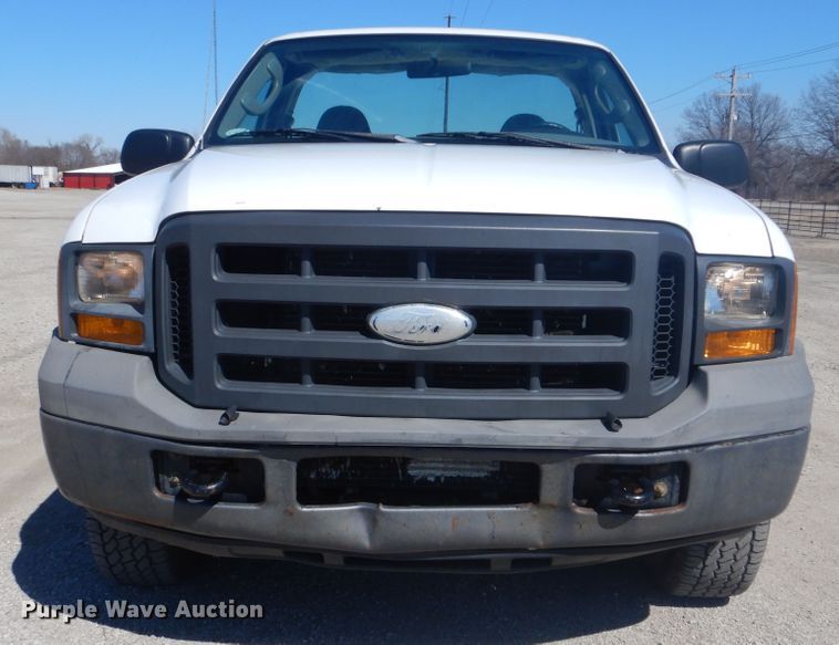 image for item GF9119 2005 Ford F250 pickup truck