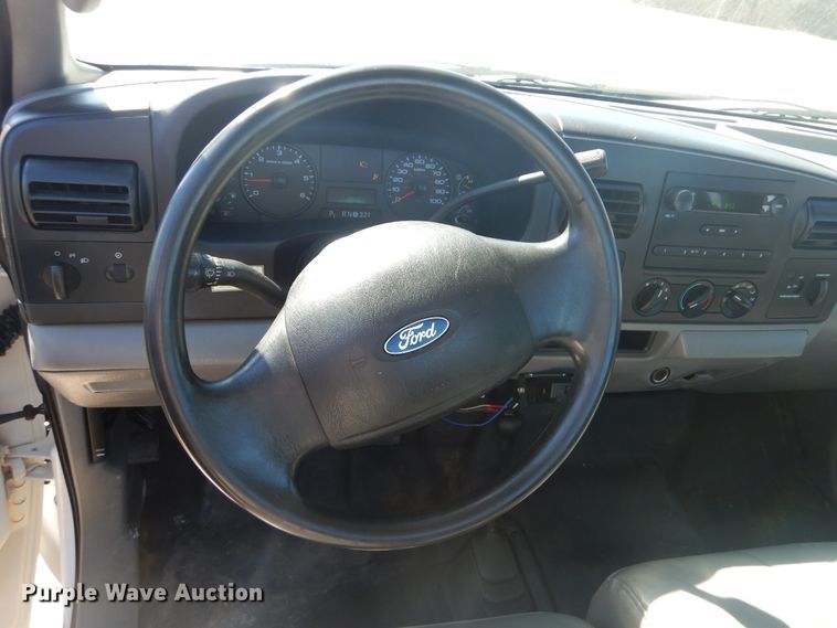 image for item GF9119 2005 Ford F250 pickup truck