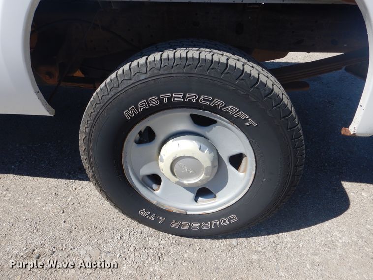 image for item GF9119 2005 Ford F250 pickup truck