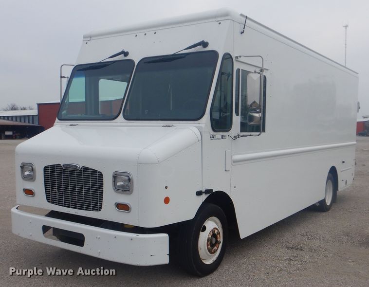 image for item GF9121 2014 Freightliner MT45 delivery truck