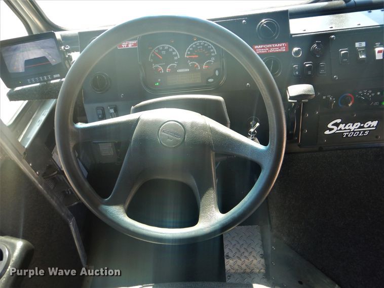 image for item GF9121 2014 Freightliner MT45 delivery truck