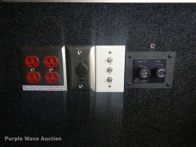 image for item GF9121 2014 Freightliner MT45 delivery truck