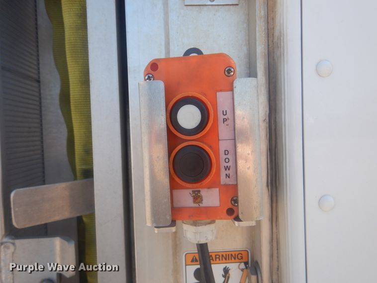 image for item GF9121 2014 Freightliner MT45 delivery truck