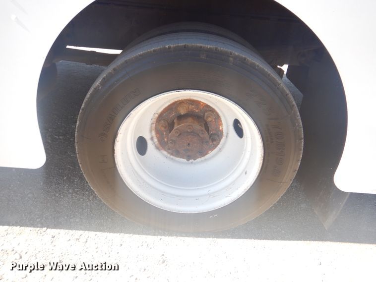 image for item GF9121 2014 Freightliner MT45 delivery truck