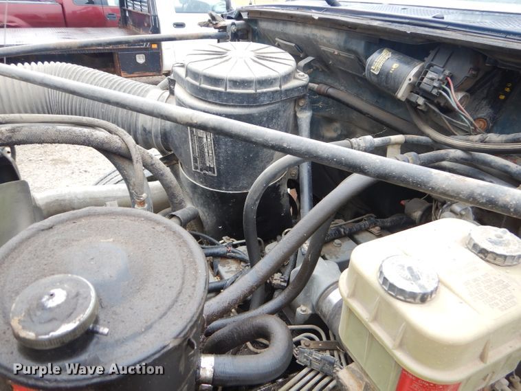 image for item GG9694 1993 Ford F700 feed mixer truck