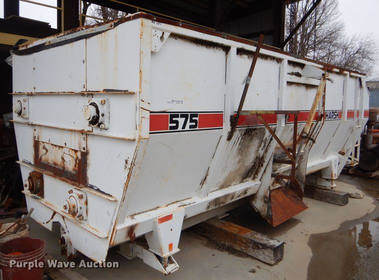 Harsh 575 steel feed mixer bed in Saint Paul, KS Item GG9704 sold