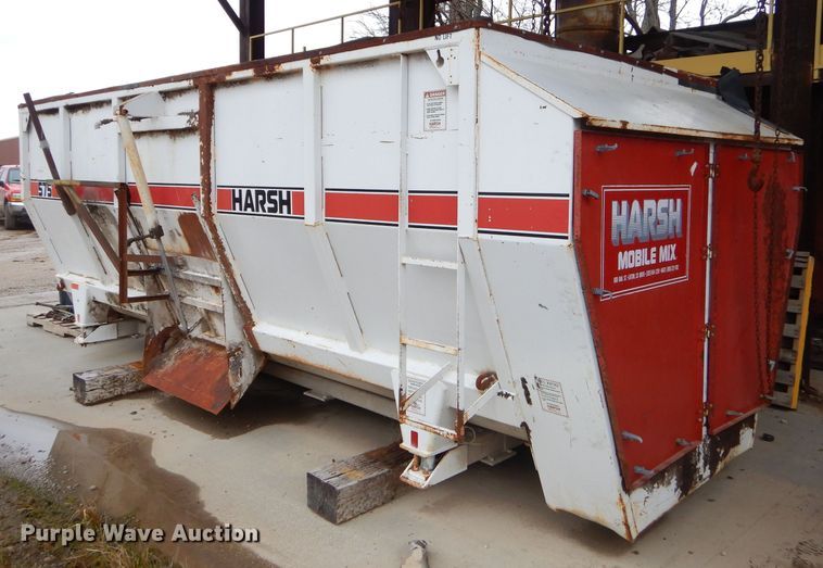 Harsh 575 steel feed mixer bed in Saint Paul, KS Item GG9704 sold Purple Wave