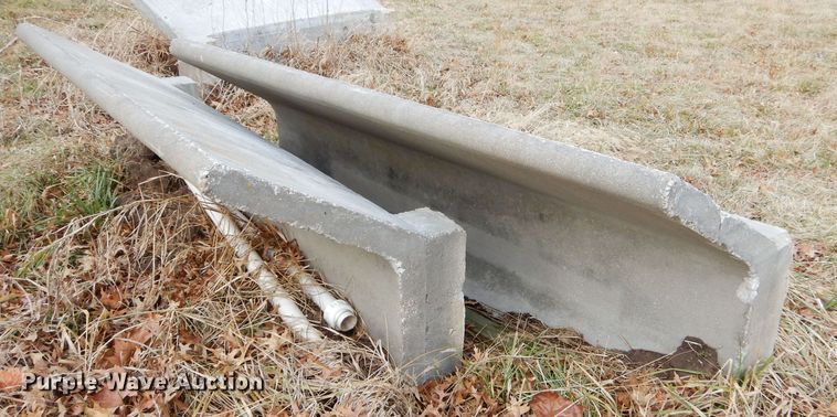 image for item GG9713 (4) concrete feed bunks