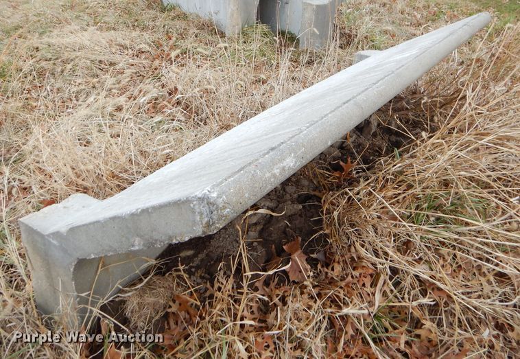 image for item GG9713 (4) concrete feed bunks