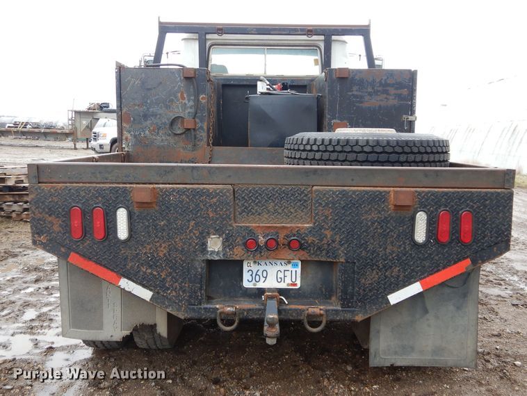 image for item GK9038 1991 International 4800 flatbed truck