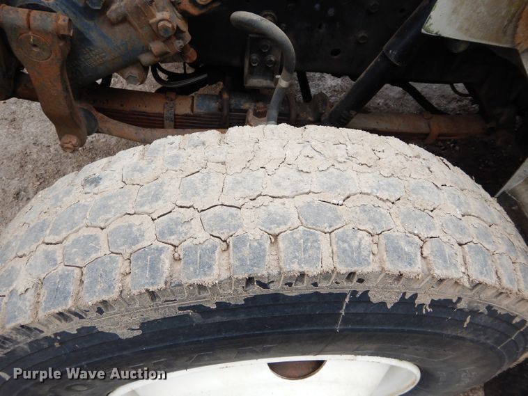 image for item GK9038 1991 International 4800 flatbed truck