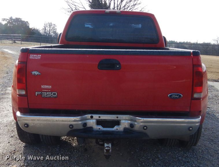 image for item GK9041 2004 Ford F350 Super Duty Crew Cab pickup truck