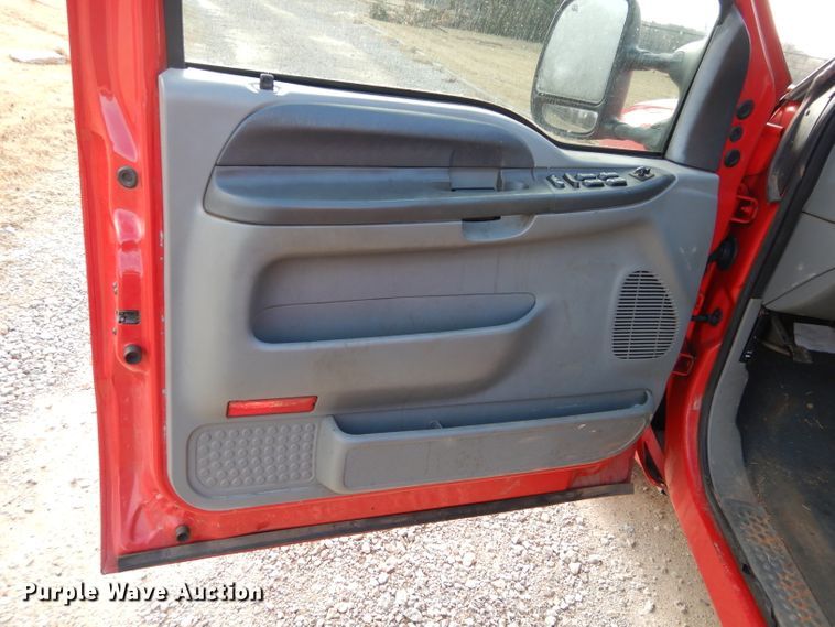 image for item GK9041 2004 Ford F350 Super Duty Crew Cab pickup truck