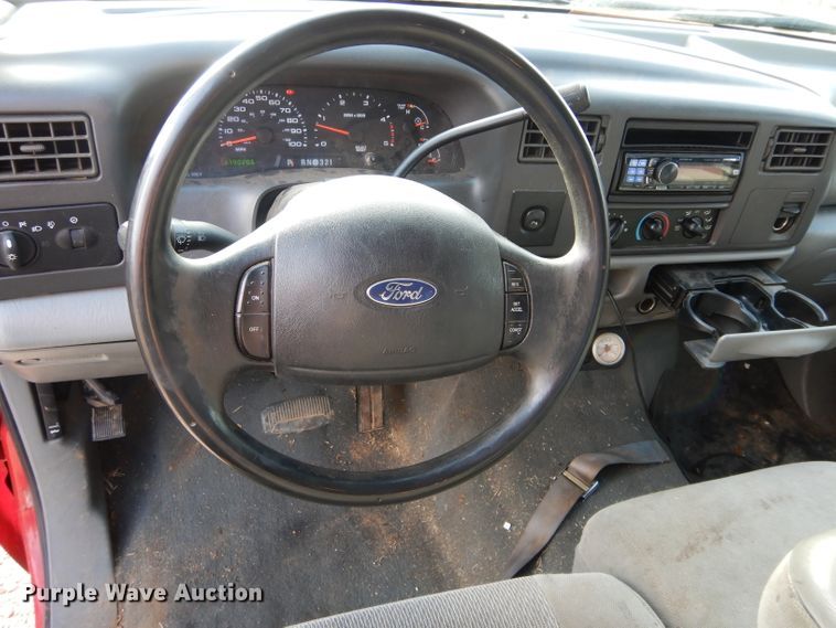 image for item GK9041 2004 Ford F350 Super Duty Crew Cab pickup truck