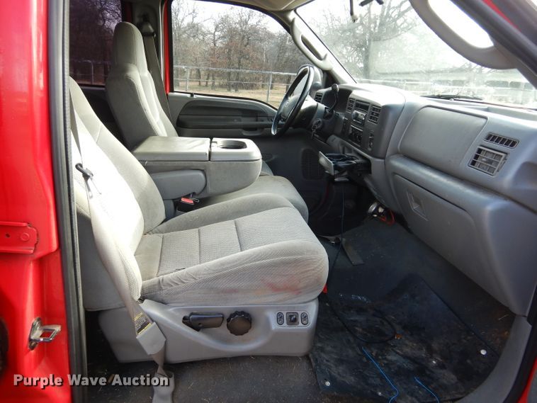 image for item GK9041 2004 Ford F350 Super Duty Crew Cab pickup truck