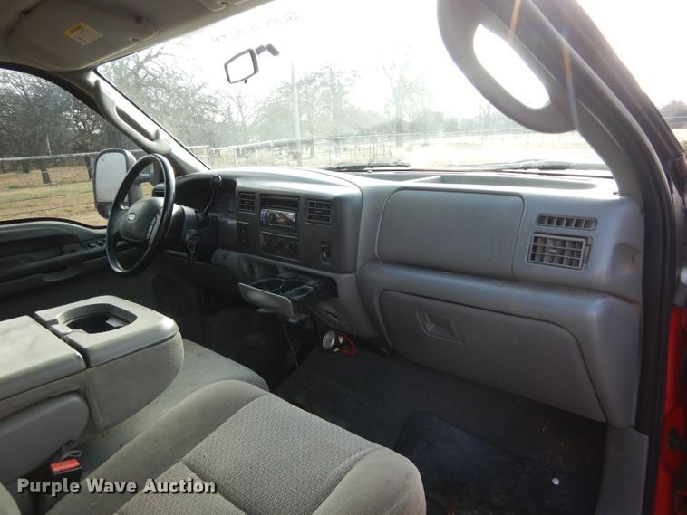 image for item GK9041 2004 Ford F350 Super Duty Crew Cab pickup truck