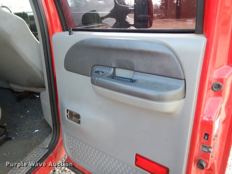 image for item GK9041 2004 Ford F350 Super Duty Crew Cab pickup truck