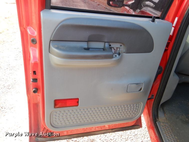 image for item GK9041 2004 Ford F350 Super Duty Crew Cab pickup truck