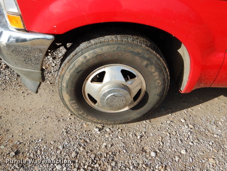 image for item GK9041 2004 Ford F350 Super Duty Crew Cab pickup truck