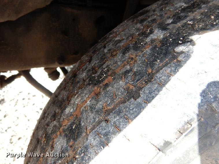 image for item GK9041 2004 Ford F350 Super Duty Crew Cab pickup truck