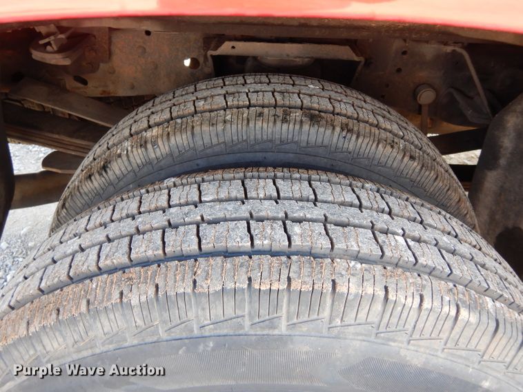 image for item GK9041 2004 Ford F350 Super Duty Crew Cab pickup truck